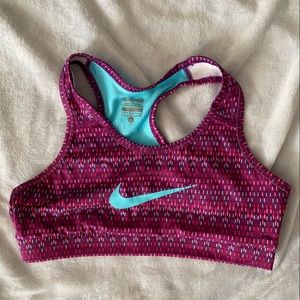 Nike Sports bra for teen or women (Kids Large)